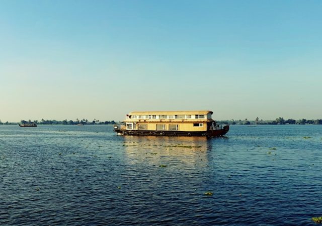 ALLEPPEY HOUSEBOAT